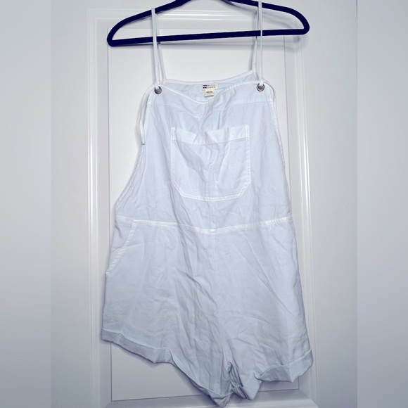 Billabong Romper - Picture 1 of 4